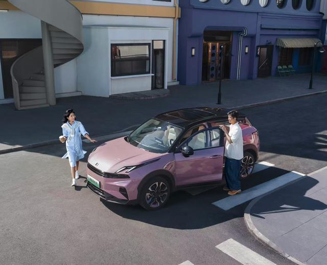 領克06實戰見真章，10萬出頭的SUV憑啥這么安全？-有駕