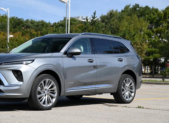 降了6萬，全系2.0T配9AT，還帶4驅(qū)與6K顯示屏，這合資SUV家用正好-有駕