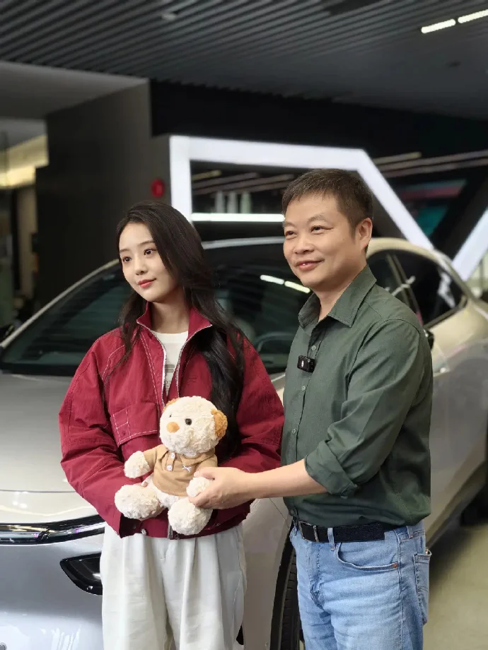 短劇女王徐藝真購入小鵬G7 副總裁發(fā)文見證交付