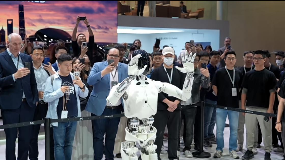 何小鵬的&ldquo;英雄帖&rdquo;