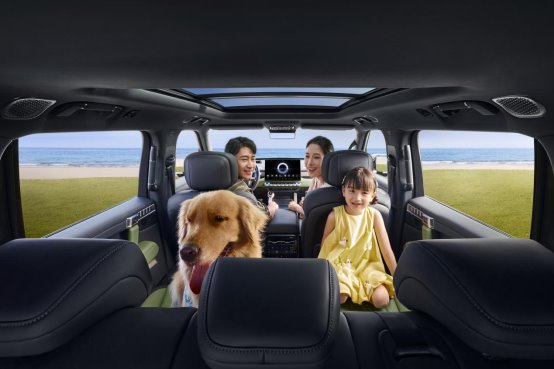 標配50.4度寧德時代驍遙電池，猛士M817 Max+版36.99萬上市