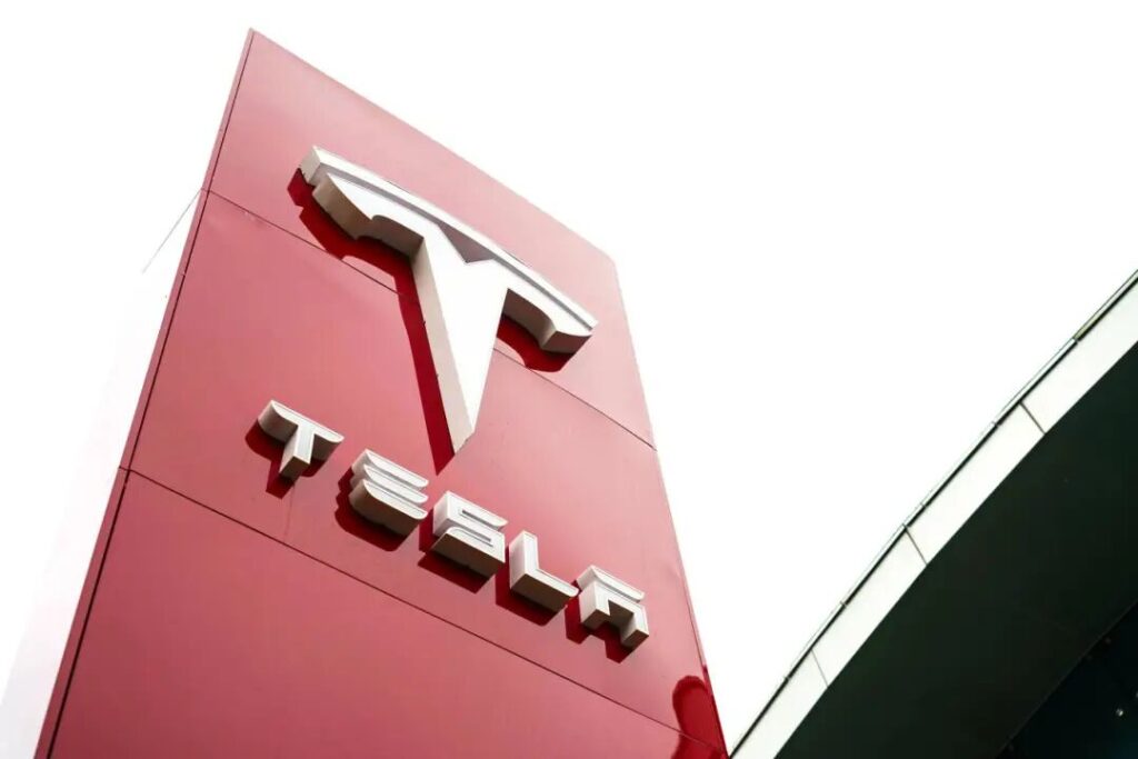 特斯拉智駕，鐮刀終落下